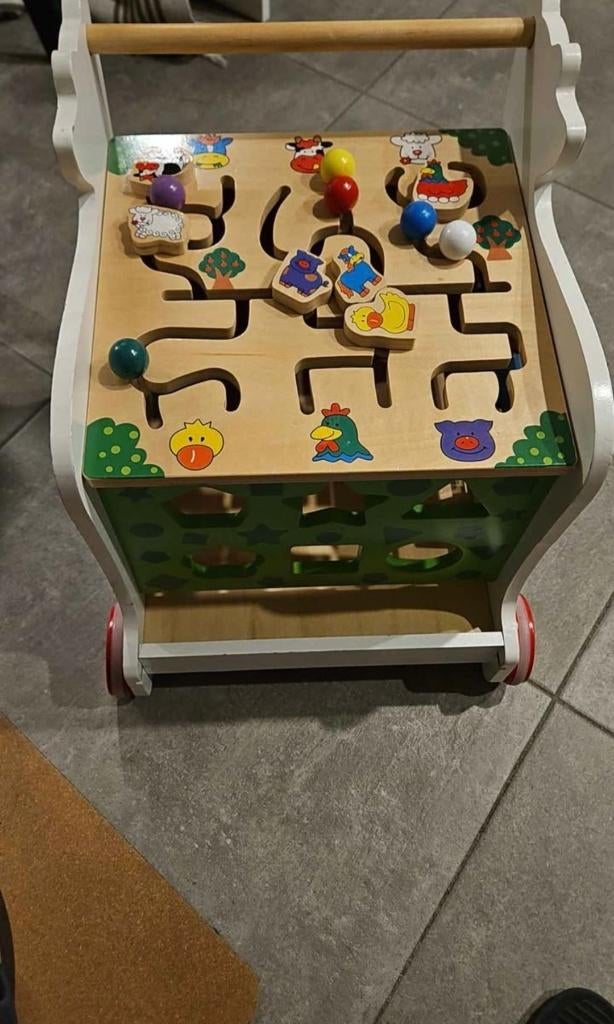 Houten loopwagen, Ophalen