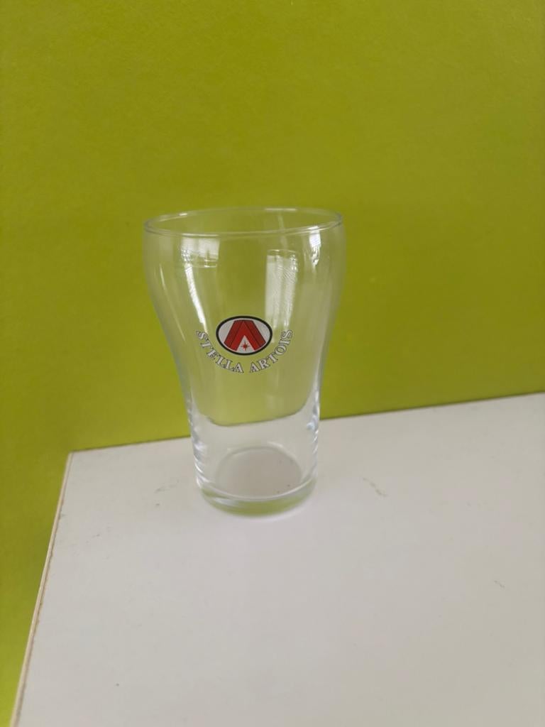 Cinq verres à bière Stella Artois différents, Enlèvement ou Envoi, Comme neuf, Verre ou Verres, Stella Artois