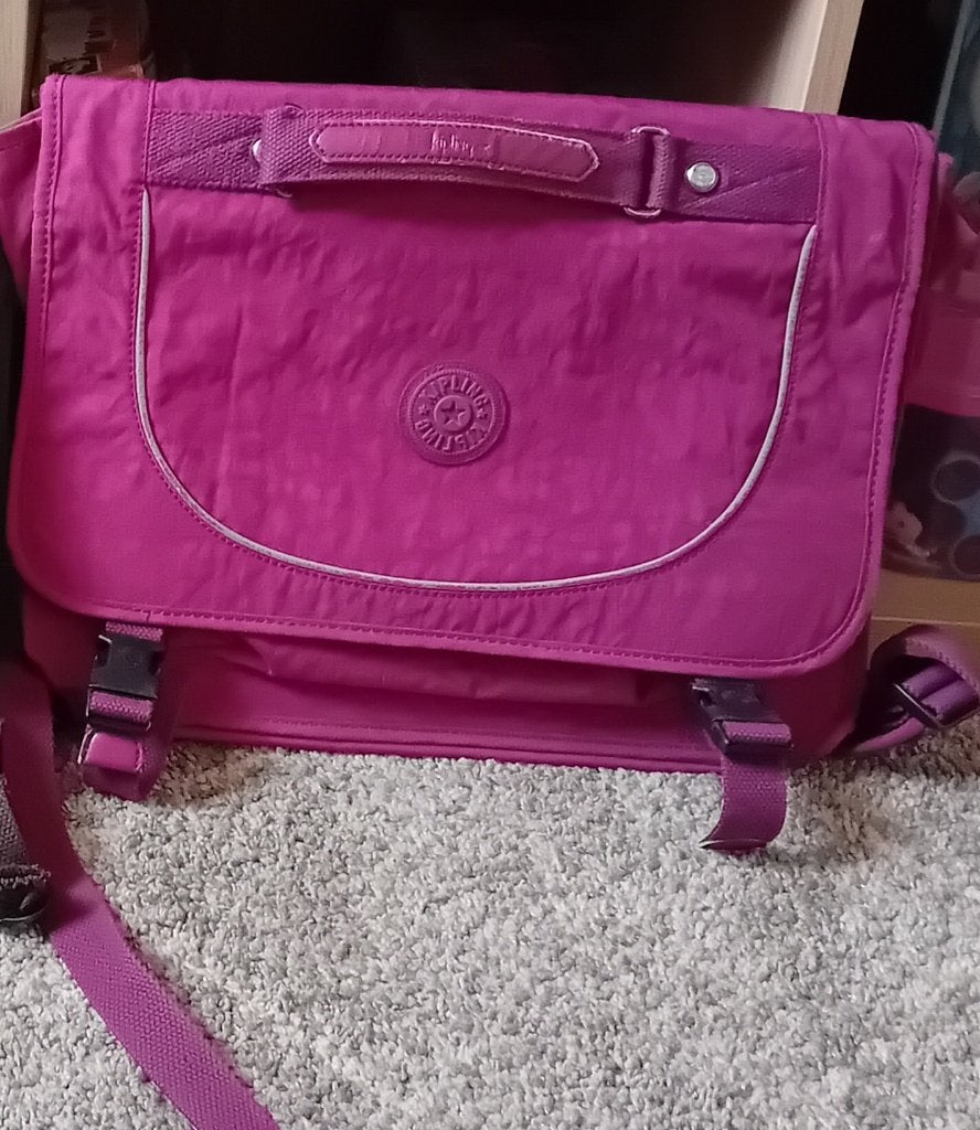Kipling boekentas, Ophalen