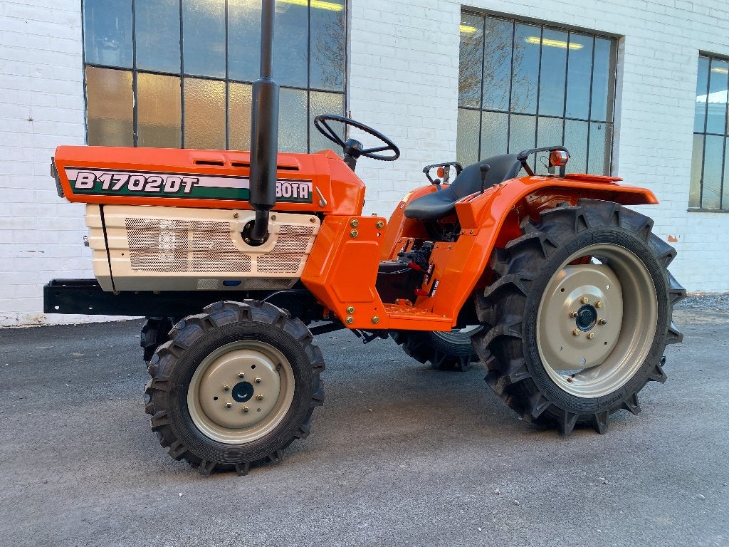 Petit tracteur Kubota B1702 - 4x4 - MICROTRACTORS.COM, Autres marques, Jusqu'à 2500, Jusqu'à 80 ch, Enlèvement