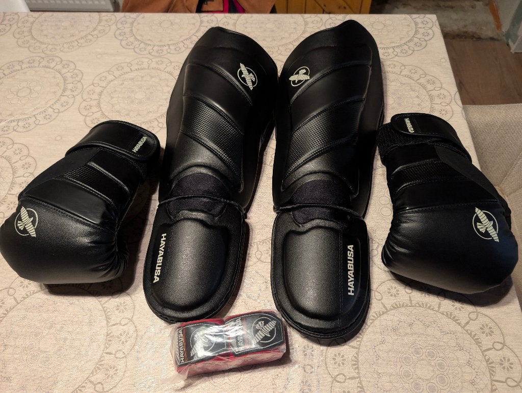 Ensemble kickboxing neuf, Sports & Fitness, Enlèvement ou Envoi, Neuf, Autres, Protection pour arts martiaux