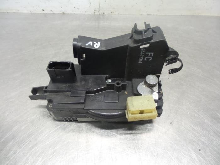 Deurslot Mechaniek 4Deurs rechts-voor van een Opel Vectra (V, Gebruikt, -, -, Opel