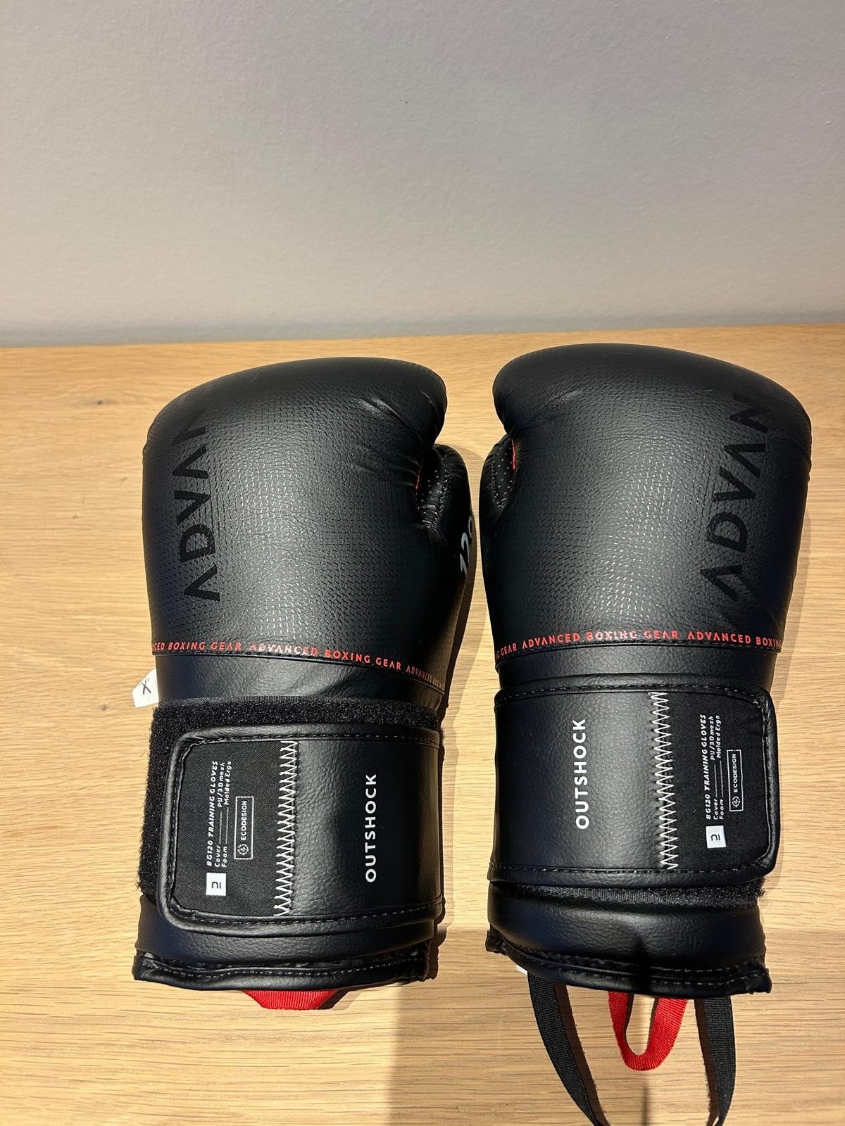 bokszak staand met bokshandschoenen, Sports & Fitness, Boxe, Enlèvement, Utilisé, Sac de boxe