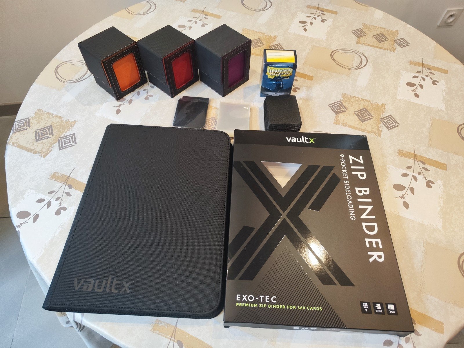 NOUVEAUTÉ : 3 deckboxes, pochettes et classeur zippé TCG, Enlèvement ou Envoi