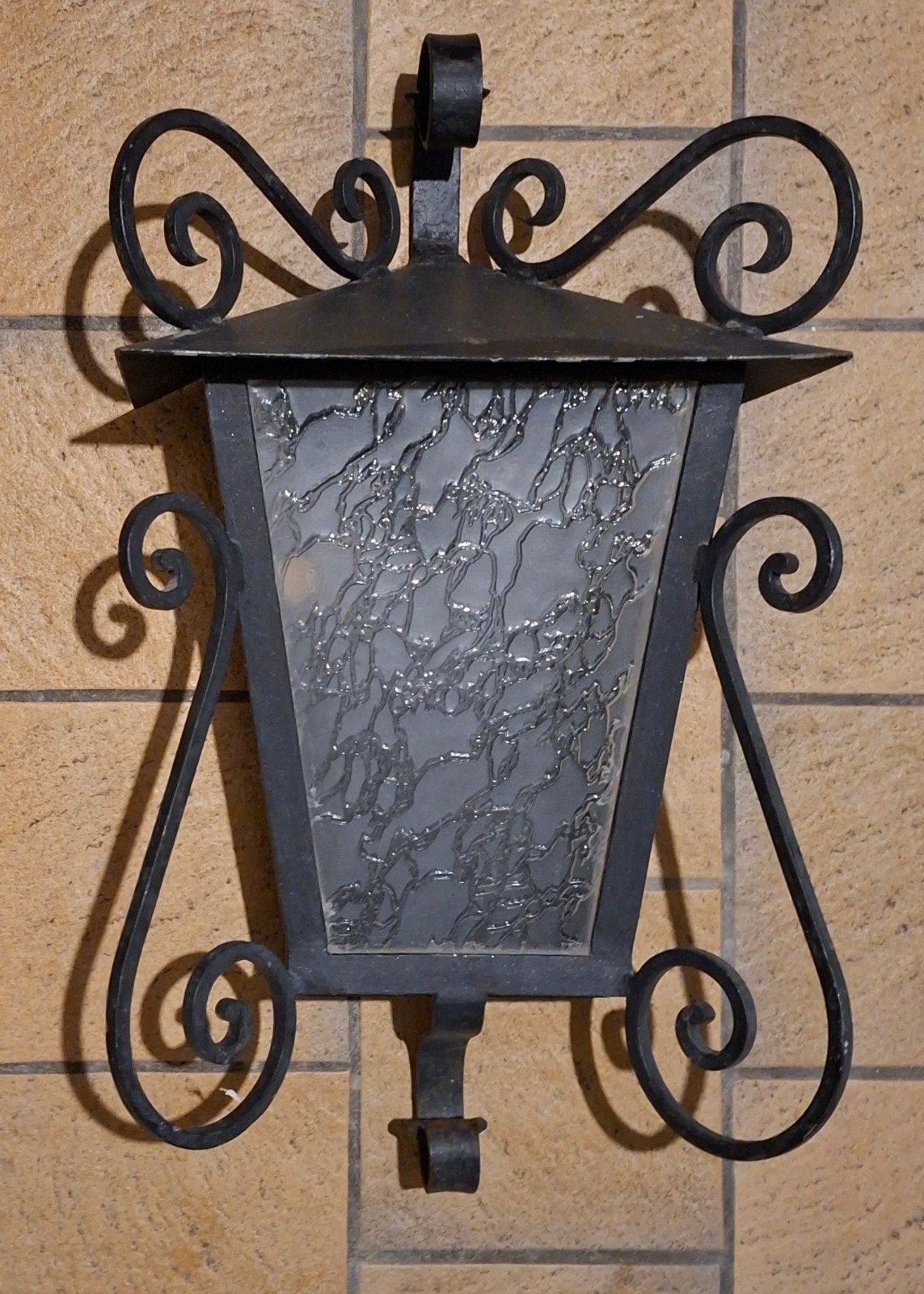 smeedijzeren wandlamp voor buiten, Ophalen