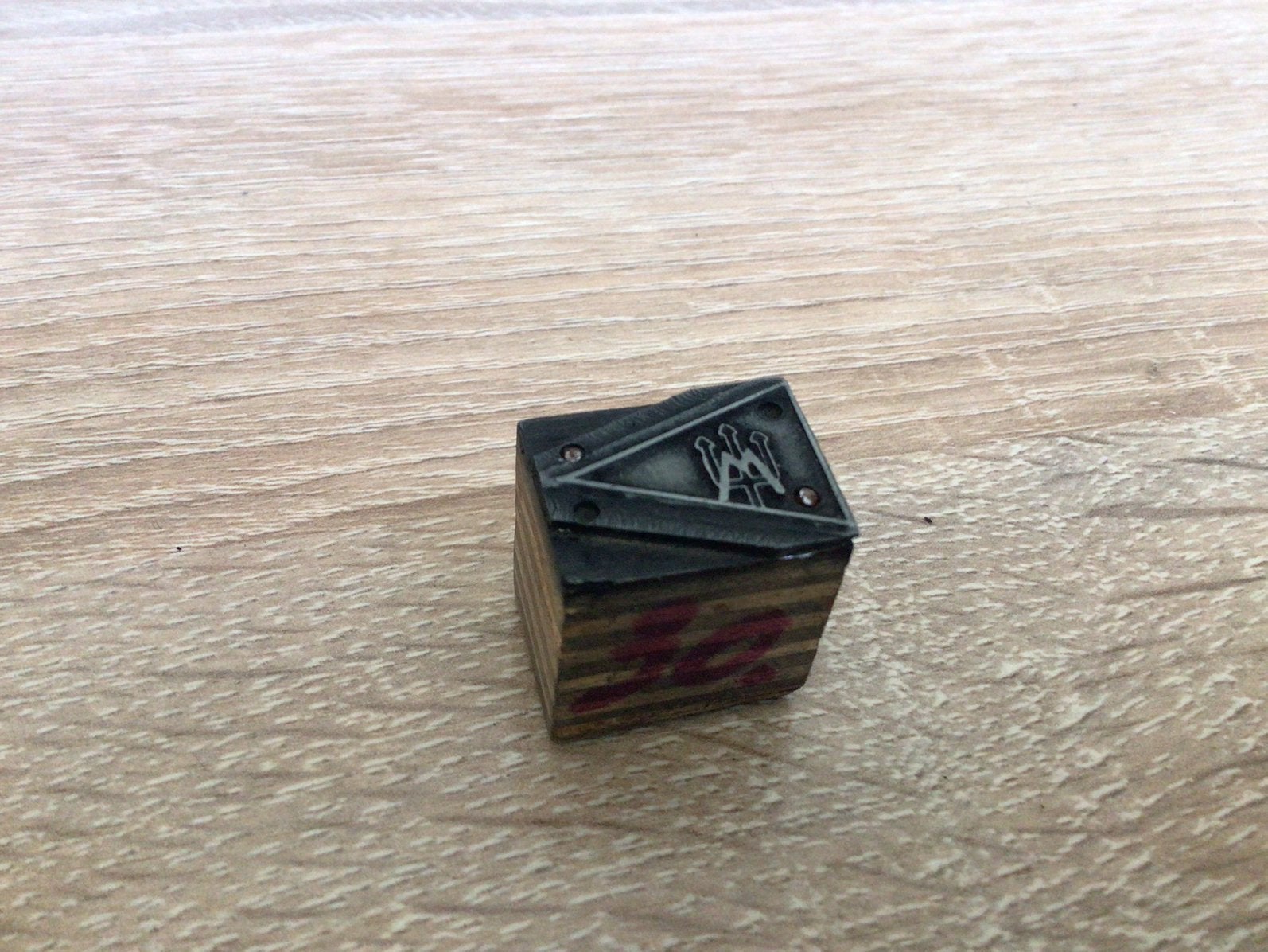Timbre vintage avec drapeau et trident, Enlèvement ou Envoi