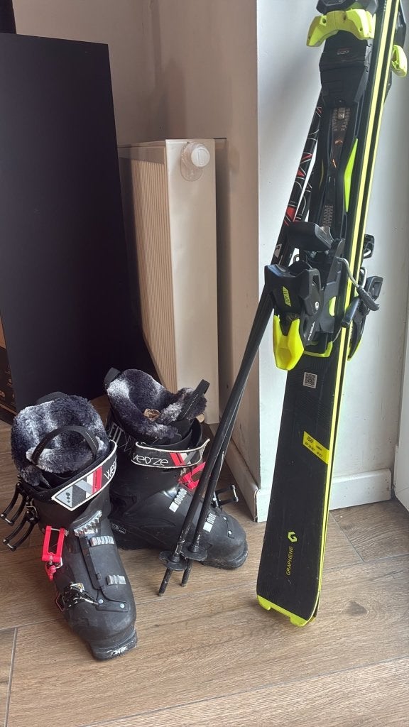 PACK SKI COMPLET FEMME – Skis HEAD + Chaussures 39.5/40, Skis, 140 à 160 cm, Enlèvement, Utilisé