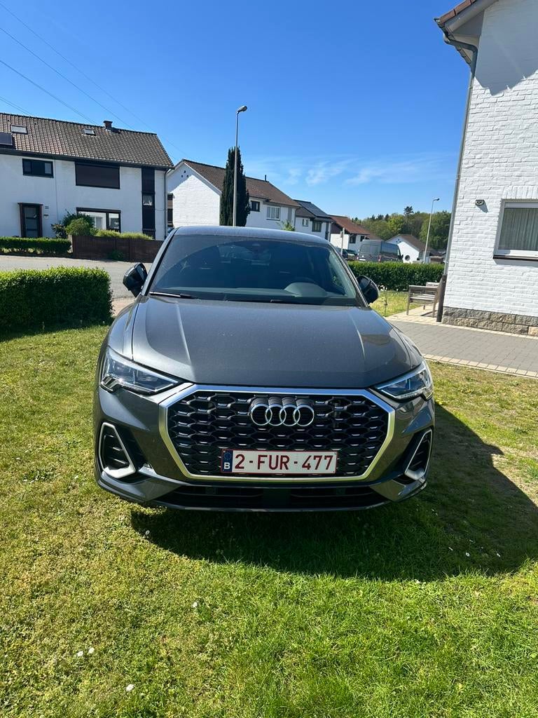 Audi Q3 sportback 1.5 tfsi s line sport edition 09/2024, Autos, Audi, Argent ou Gris, Achat, Euro 6, Entretenue par le concessionnaire