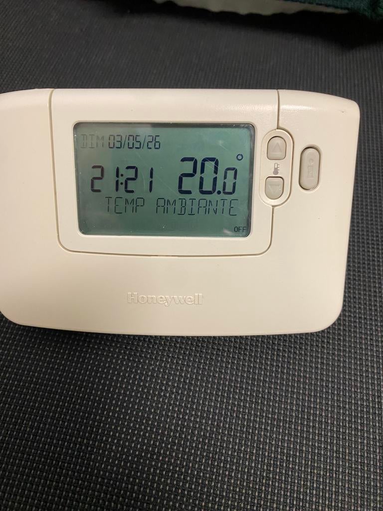 Thermostat d'ambiance filaire programmable Honeywell CM907, Enlèvement, Comme neuf