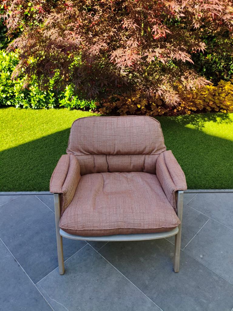 Tribu Nomad lounge chair, Enlèvement
