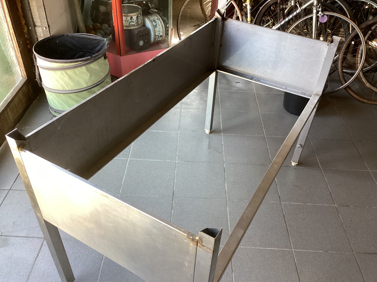 Onderstel inox, Enlèvement