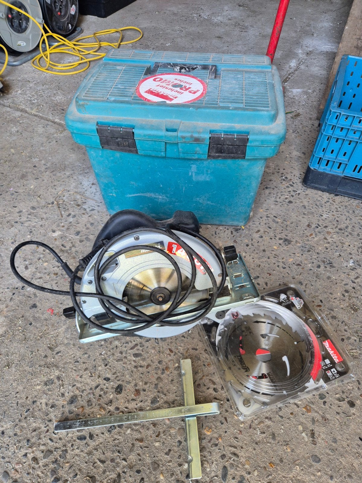 makita cirkelzaag met koffer, Ophalen, Gebruikt