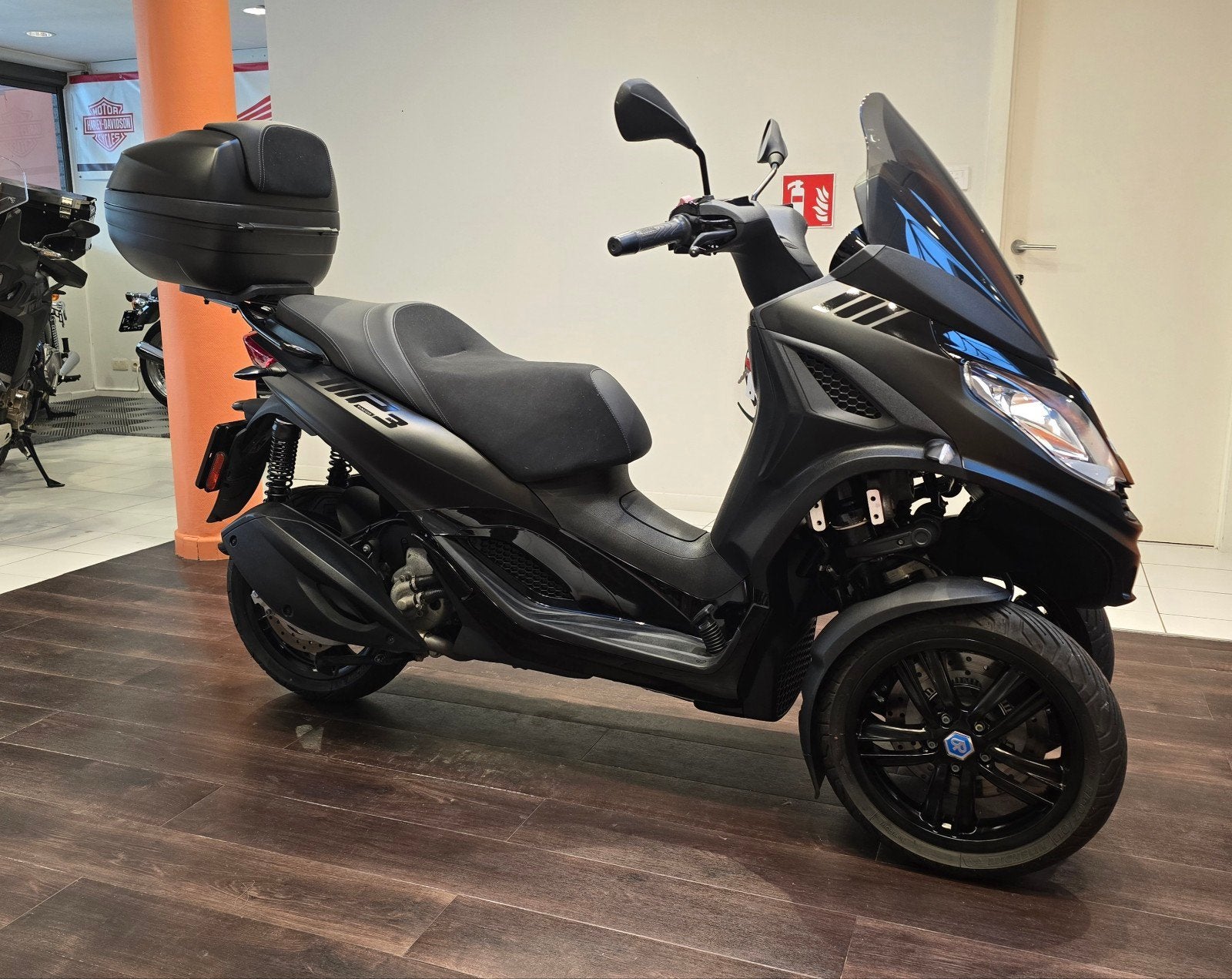 Piaggio MP3 300**2024**2.500km**Garantie, Motos, 300 cm³, Entreprise, Permis Moto A1 minimum, ABS