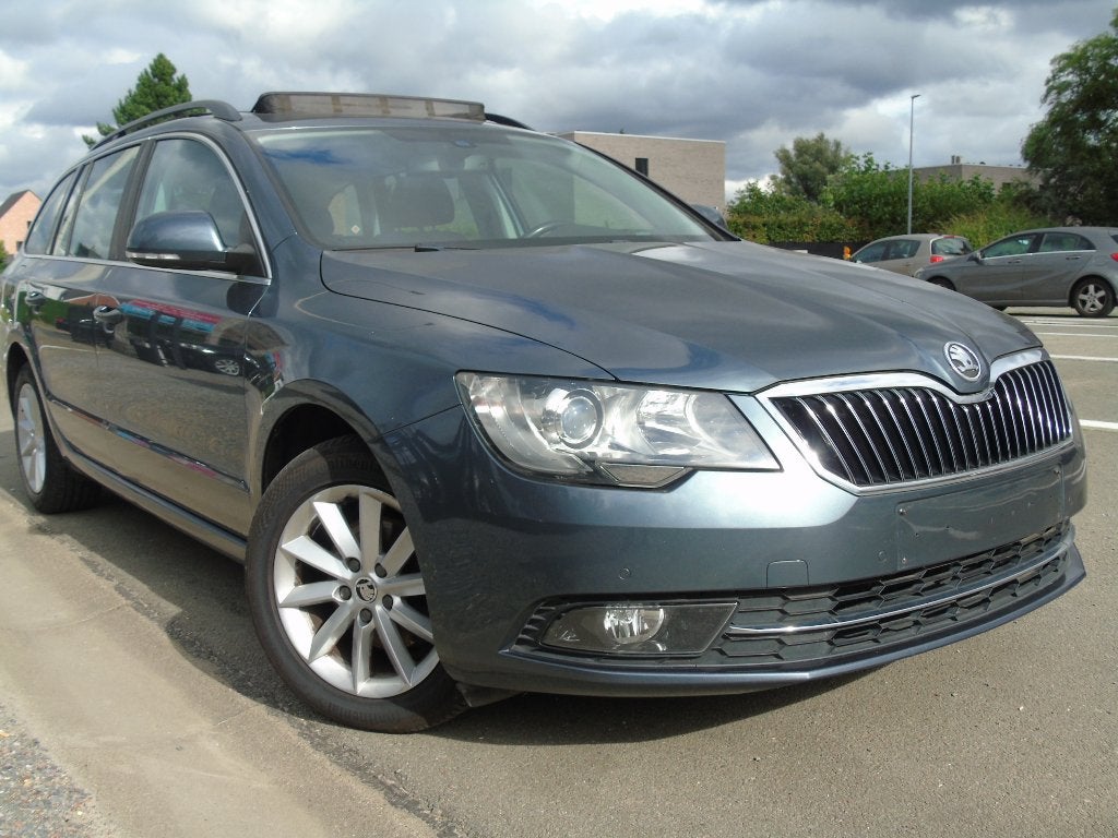Skoda Superb Sw 1.6 TDI *05/2014 *Ohboekje *Panodak *Airco, Auto's, Voorwielaandrijving, Euro 5, Stof, Zwart