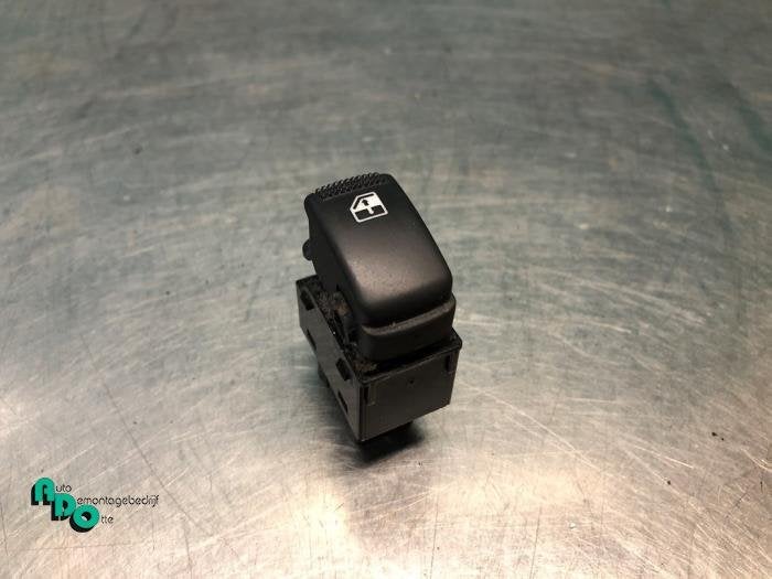 Commutateur vitre électrique d'un Hyundai Getz (Getz 03-), -, 3 mois de garantie, Utilisé, Hyundai