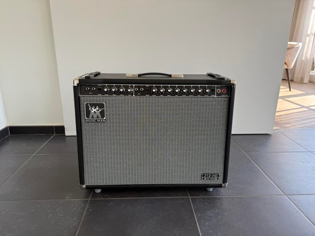 Combinaison de lampes Music Man 212 HD 130, Musique & Instruments, Enlèvement, Comme neuf, Guitare