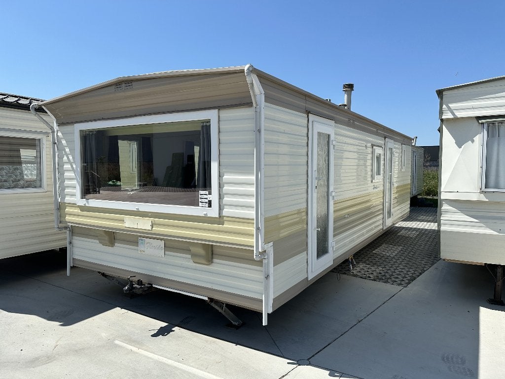 Occasie Depot 15 - Floride 820 x 305 cm - 2 chambres, Caravanes & Camping