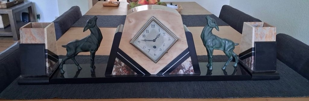 Garniture de cheminée ( horloge marbre et biche 1930), Antiquités & Art, Enlèvement