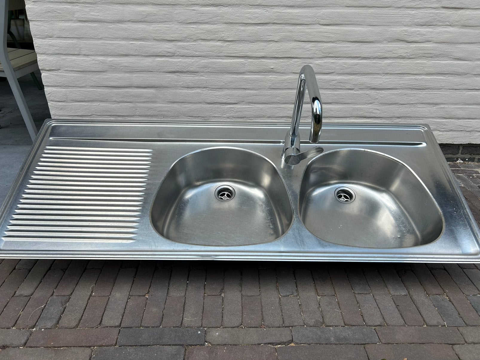 Dubbele wastafel / spoelbak inox met kraan, Ophalen, Gebruikt, Inox, Wastafel