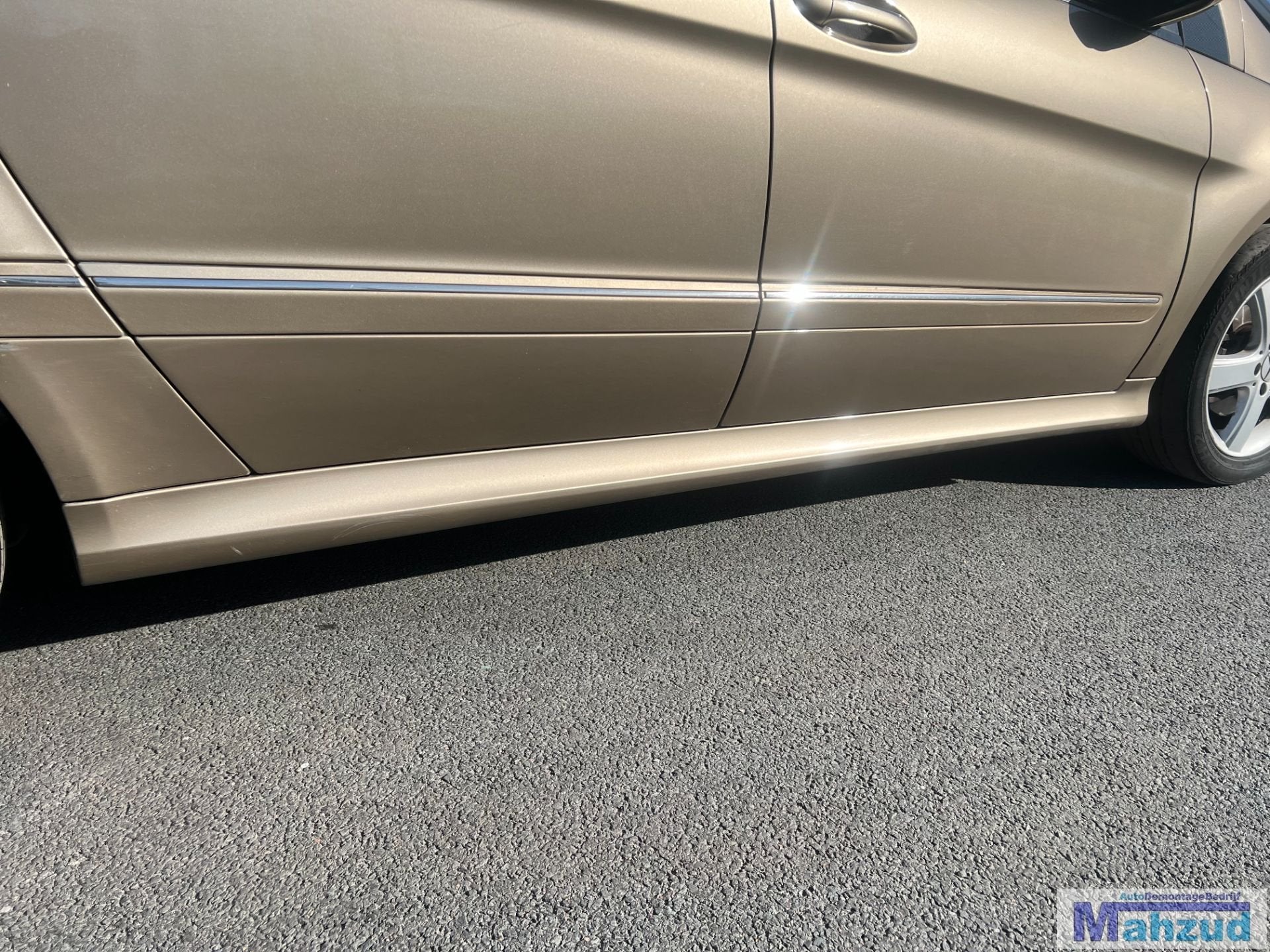 Bas de caisse droit MERCEDES CLASSE B W245 BRONZE 791 2005-2, Mercedes-Benz AG, Mercedes-Benz, Utilisé, Mercedesstrasse 120
70372  Stuttgart, DE