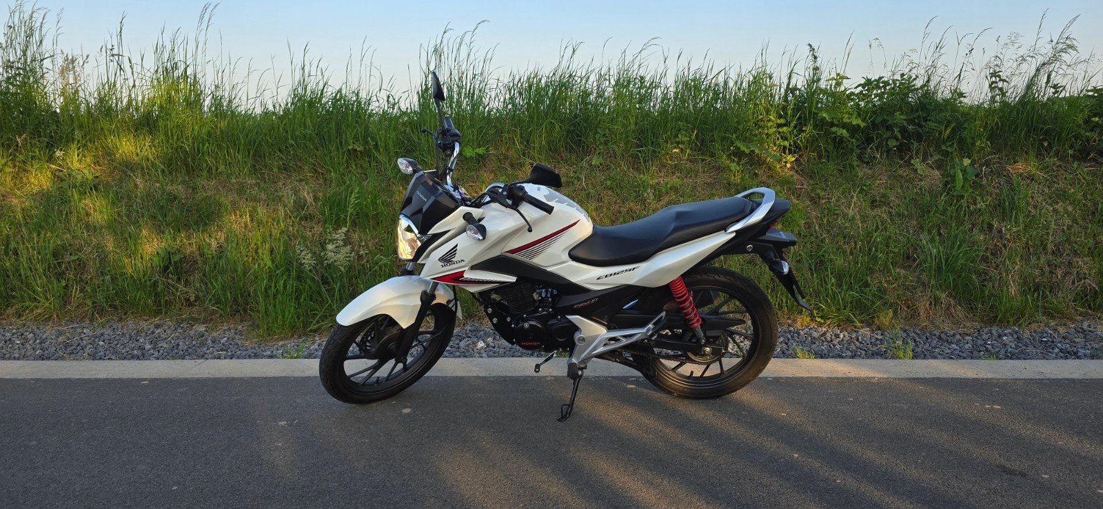 Honda CB125F, Permis Moto A1 minimum, 1 cylindre, Manuelle, Naked bike