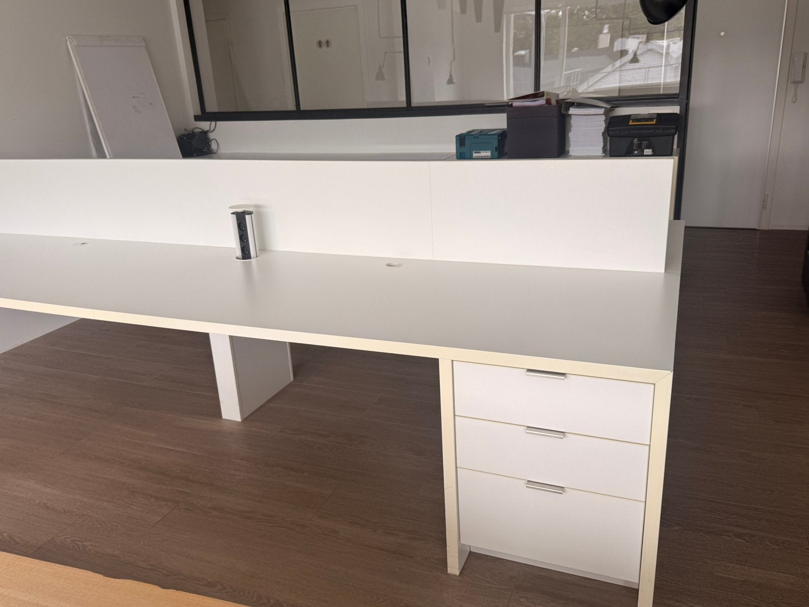 2 x 4 bureaux, Enlèvement, Comme neuf
