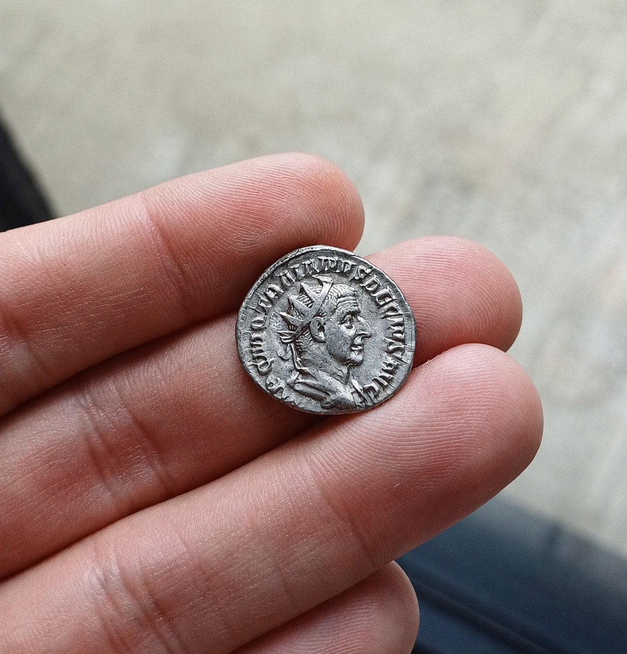 Le charmant Trajan Decius Antoninianus. Support en zinc, Enlèvement ou Envoi