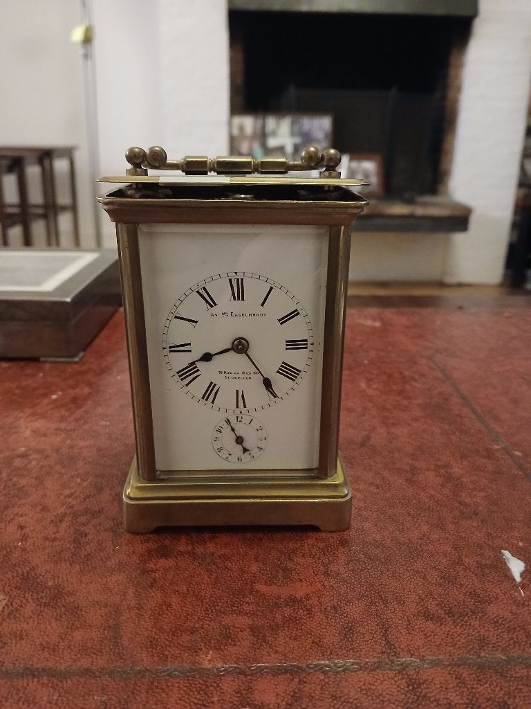 Pendulette d'officier ancienne en laiton Angehardt avec cle, Antiquités & Art, Enlèvement ou Envoi