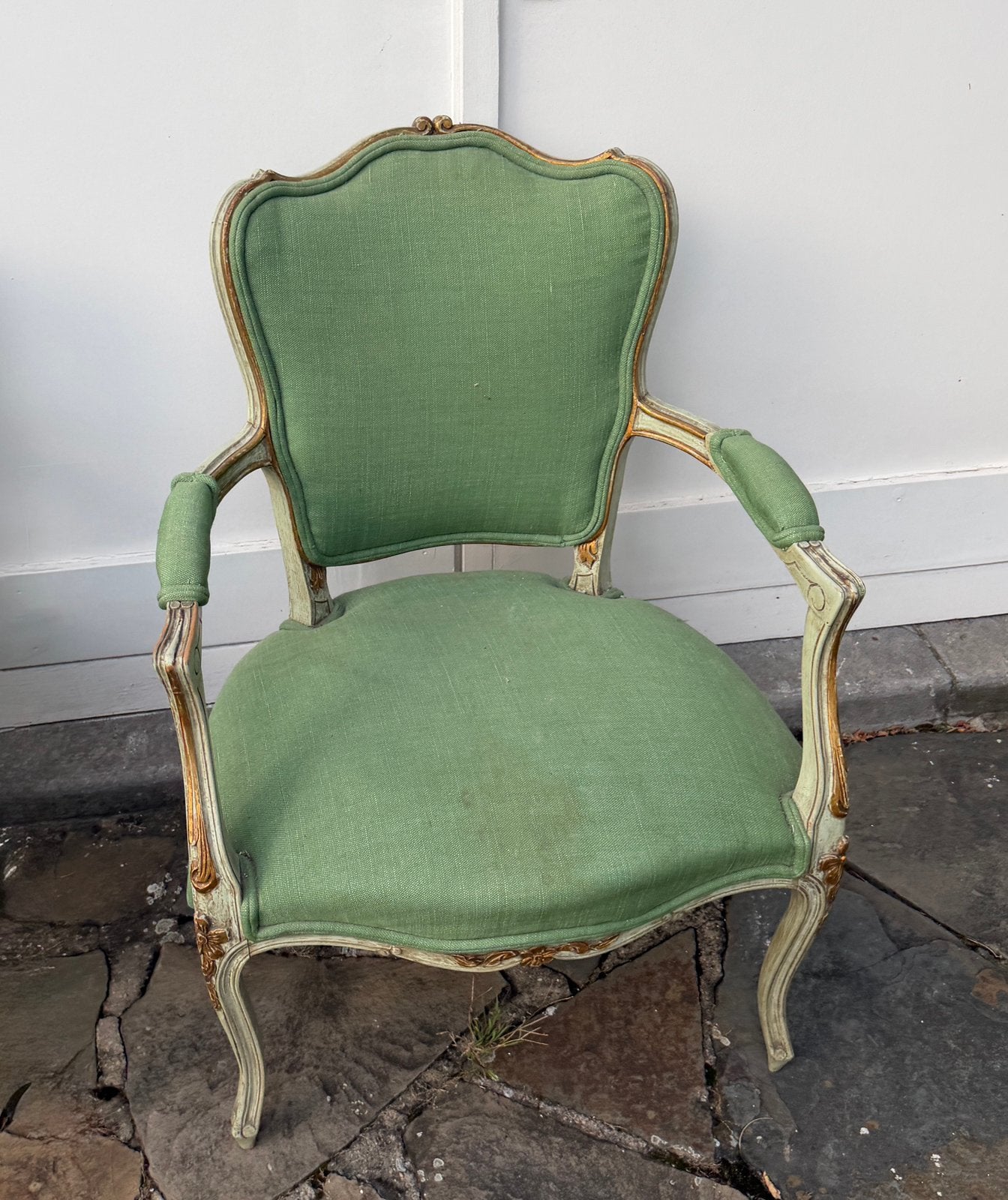 Louis XV fauteuil cabriolet vert, Enlèvement