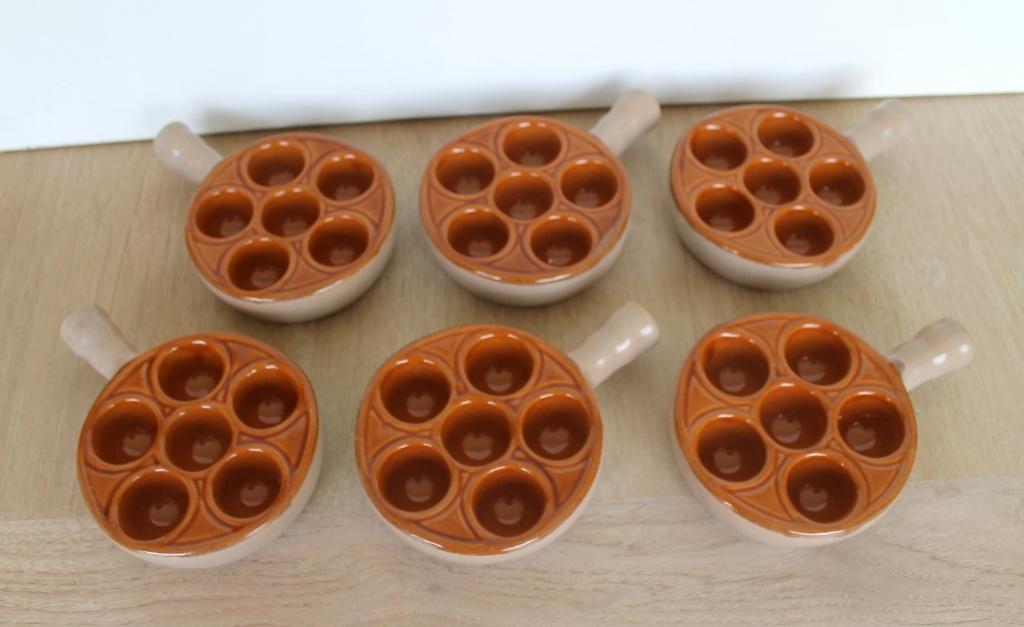 pots à escargots et à tapas vintage en céramique Emile Henry, Antiquités & Art, Antiquités | Services (vaisselle) complet, Enlèvement ou Envoi