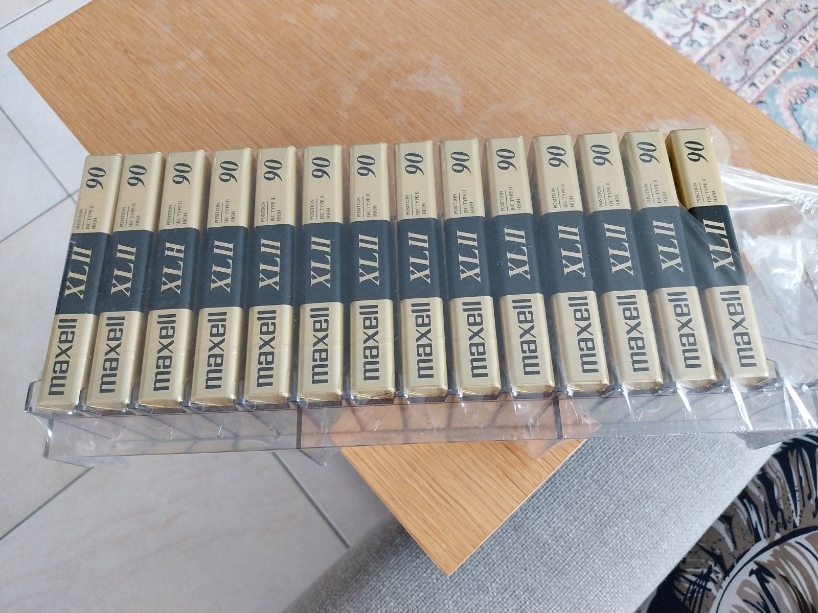 Prijsdaling! Maxell XLII 90 Cassettebandjes 14x + rek (Nieuw, Ophalen, 2 t/m 25 bandjes, Origineel, Met bewaardoos, rek of koffer