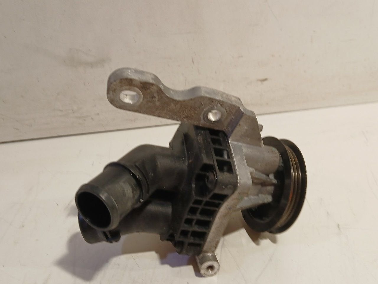 Waterpomp Volvo XC40, Onderdelen@venauto.nl, Van der Ven Autorecycling B.V., Ettenseweg 76, 4706 PB Roosendaal, The Netherlands