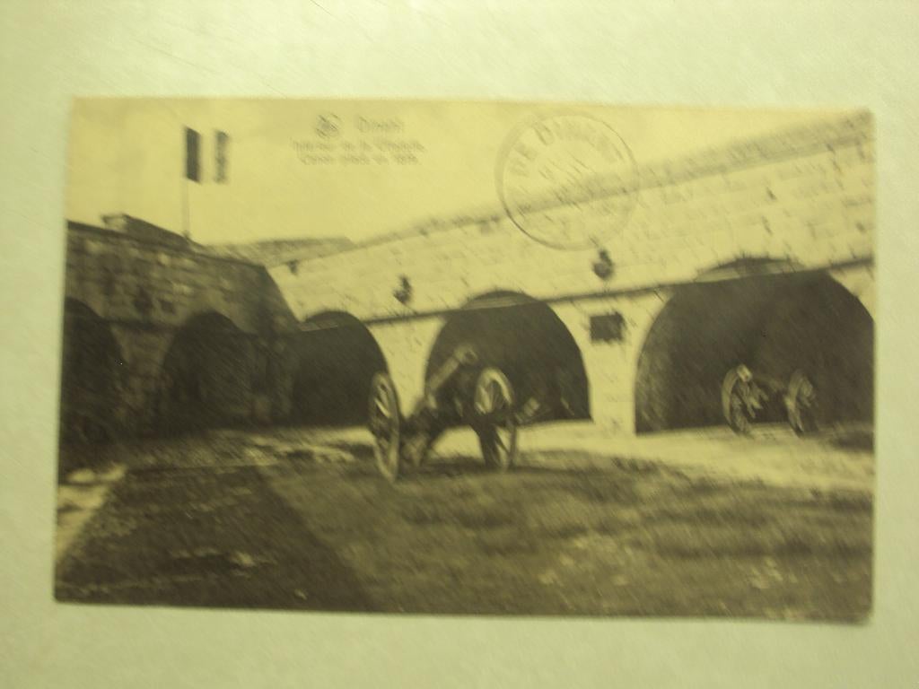 55581 - DINANT -INTERIEUR DE LA CITADELLE - CANON PLACE 1819, Verzenden
