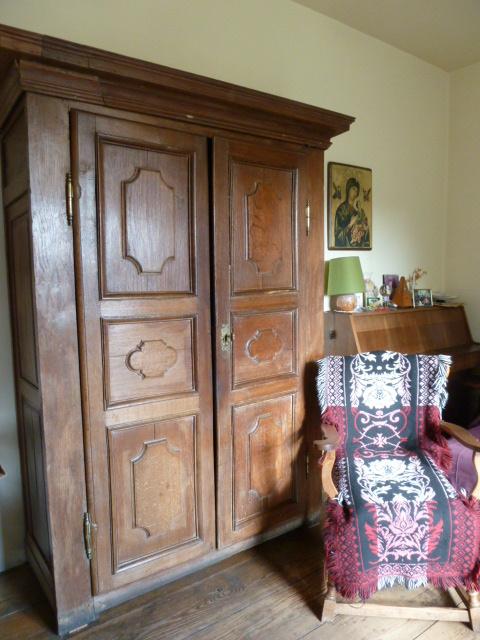 ARMOIRE TRES ANCIENNE, Enlèvement