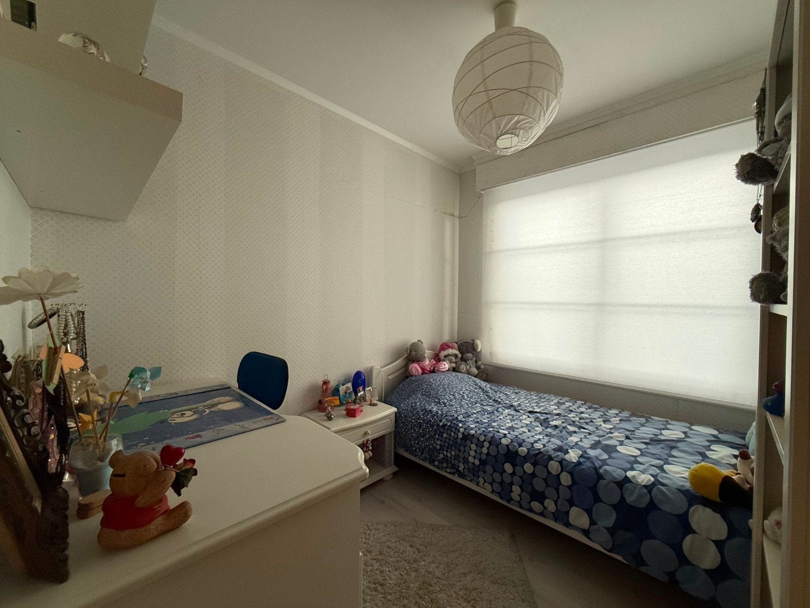 mooie kinderkamer bed+ laddenbodem+matras,kast bureau en nac