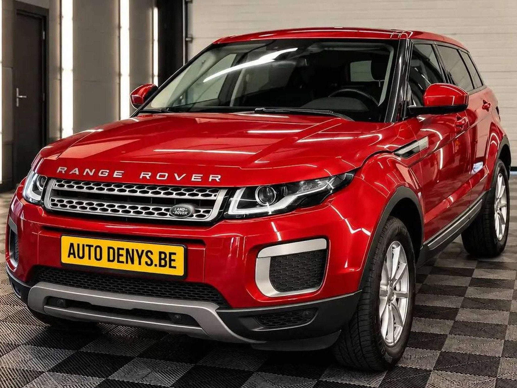 Land Rover Range Rover Evoque 2.0 TD4 bj. 12/2017 AUTOMATIQU, Autos, Rouge, Achat, 110 kW, Entreprise