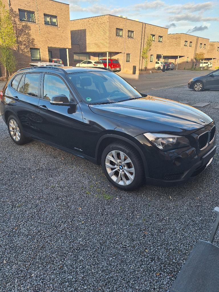 Bmw x1 1.8d s drive 2014 172000km, Auto's, BMW, X1, Euro 5, Zwart, Zwart