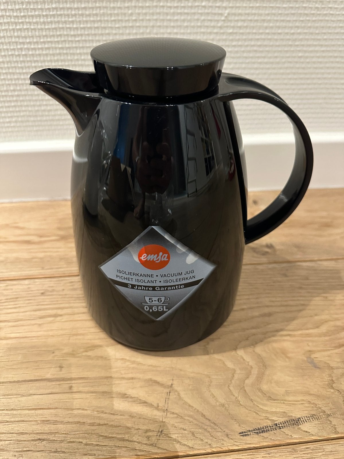 Nieuw zwarte thermiskan 0,65L (5-6 tassen) Emsa, Elektronische apparatuur, Waterkokers, Minder dan 1 liter, Ophalen of Verzenden