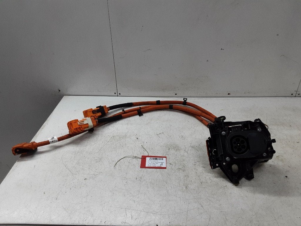 PRISE VALISE ELECTRONIQUE (9J1915372C), Porsche Deutschland GmbH, Utilisé, Info@porsche.de, Porscheplatz 1
70435  Stuttgart, DE