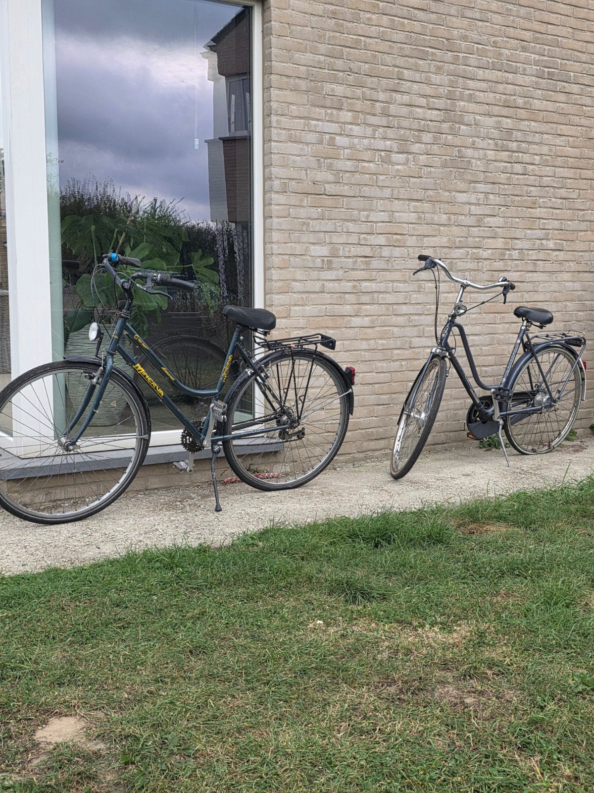 2 damesfietsen. MINERVA EN SPARTA., Ophalen