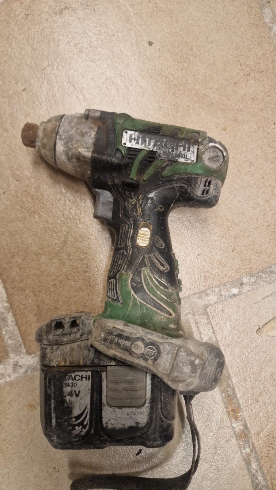 Hilti Hitachi-machine, Ophalen