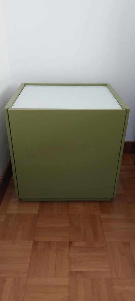 Tables de nuit, Enlèvement