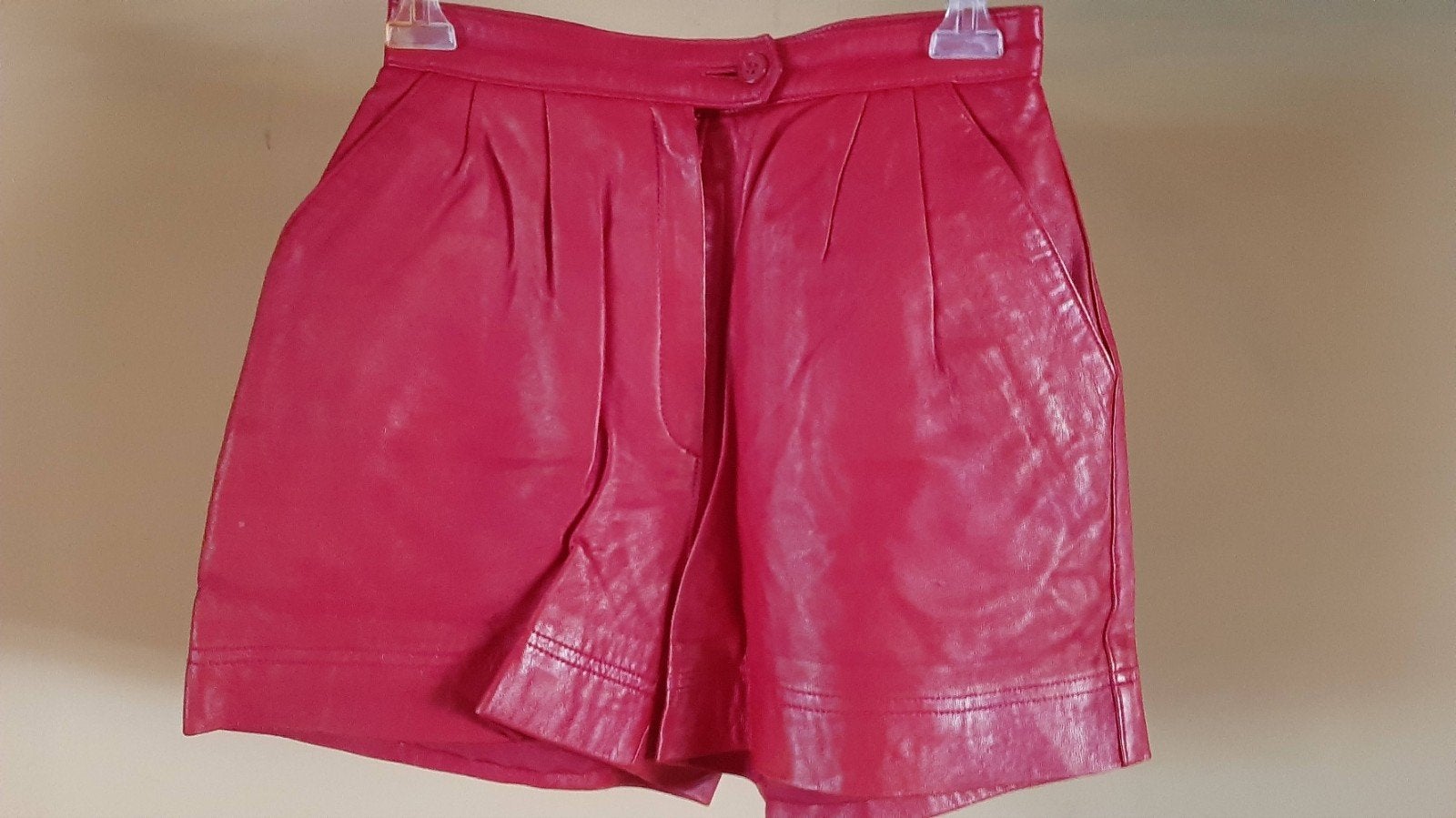 Leuk kort leren shortje Small nieuw, Kleding | Dames, Sportkleding, Ophalen of Verzenden, Nieuw, Maat 36 (S), Overige typen