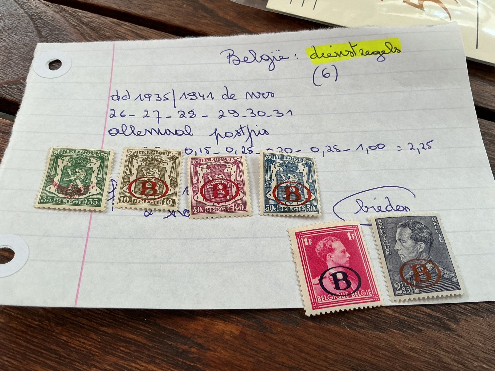 Dienstzegels B, Envoi