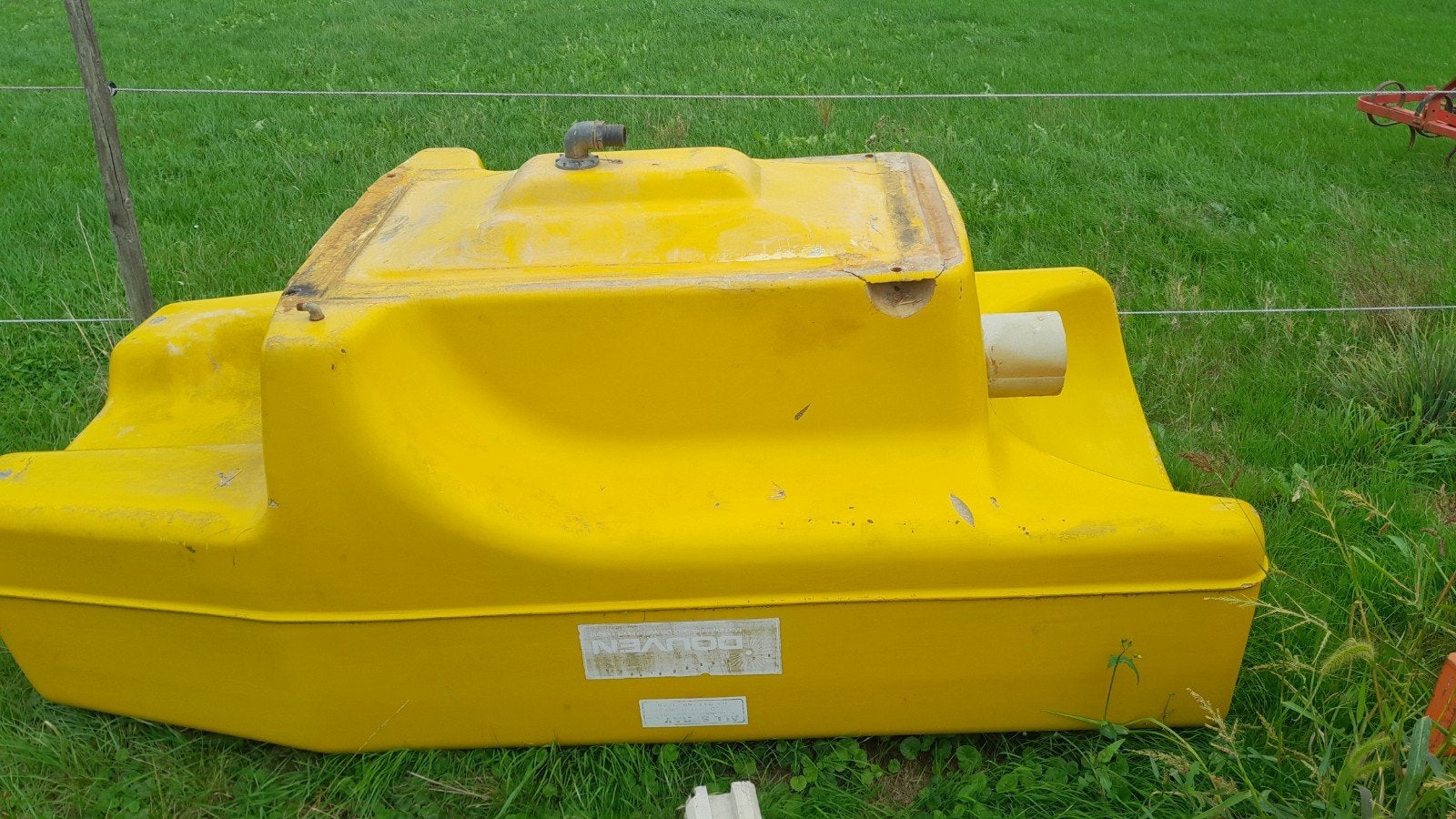 ton 1500 liter met 2 kleine aftak kopelingen, 150 liter of meer, Ophalen, Gebruikt, Kunststof