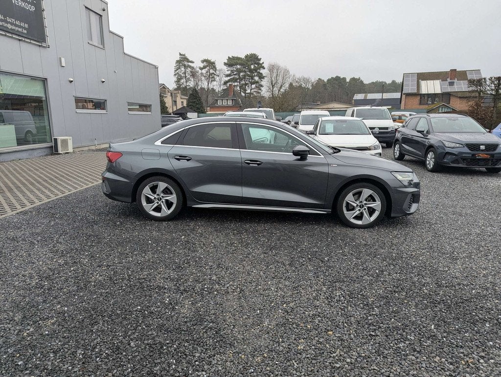 Audi A3 30TFSI Limo S line | NAVI/CARPLAY | LEER | AMBIENT, Autos, Audi, Cuir, Argent ou Gris, Achat, Entreprise