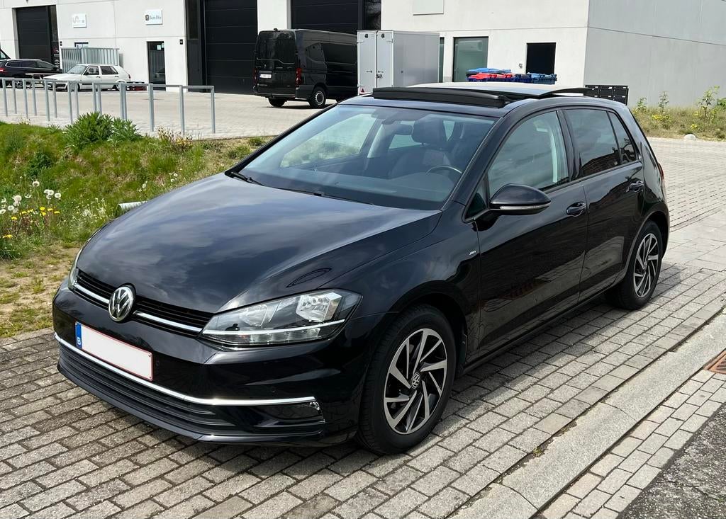 VW Golf 7.5 1.0 TSI DSG | Pano | Camera | CarPlay | ACC, Zwart, Adaptive Cruise Control, 5 deurs, Dealer onderhouden