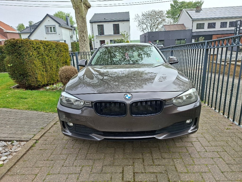 BMW 318d/09-2013/Clim/GPS/J.Alu 19"/Nouveau moteur/T.B. état, 100 kW, Euro 5, Stof, 1995 cc