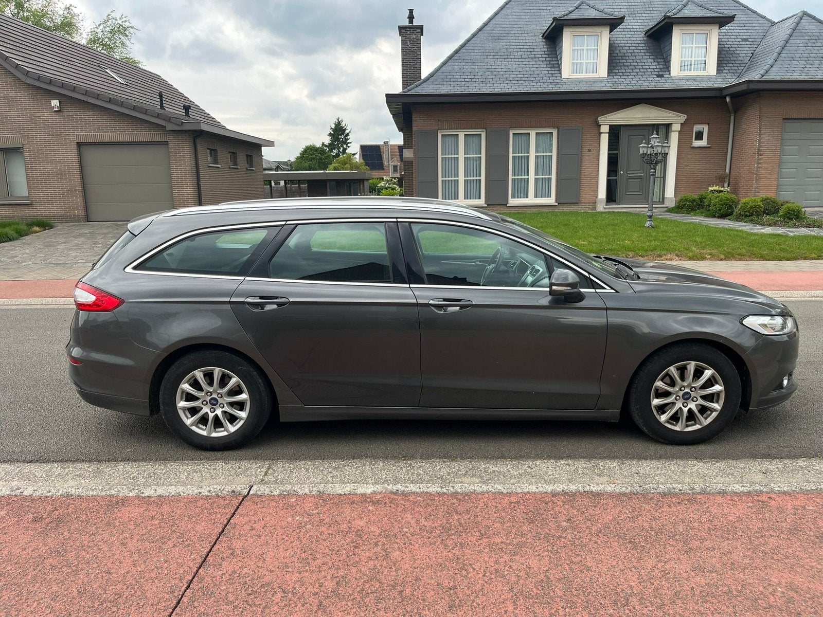 Ford mondeo 1.6 tdci 176000 km 1er maîn 03/2016 euro5b, Autos, Ford, Achat, Mondeo, Boîte manuelle, 5 portes