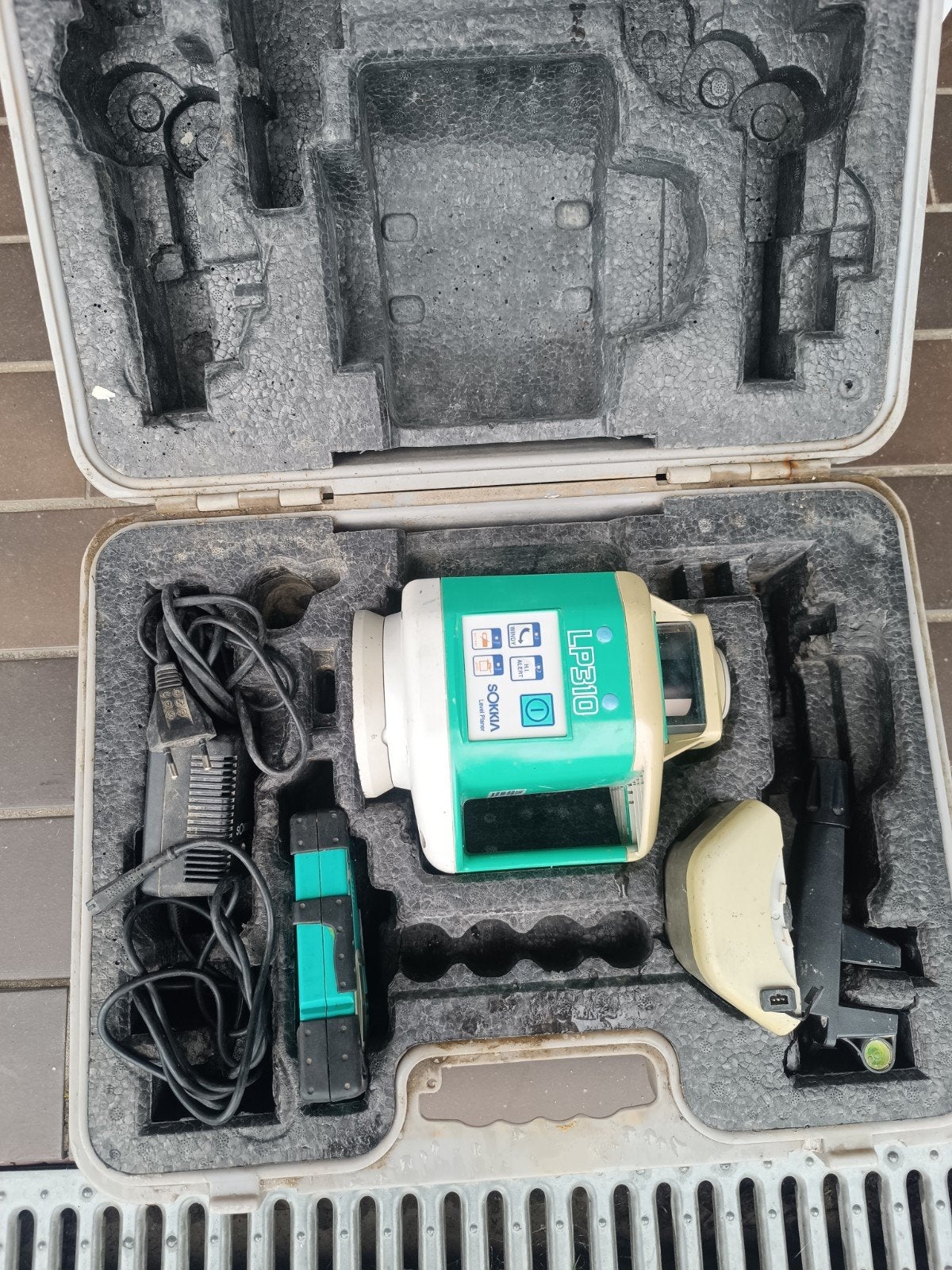 Laser sokkia LP310, Ophalen, Gebruikt